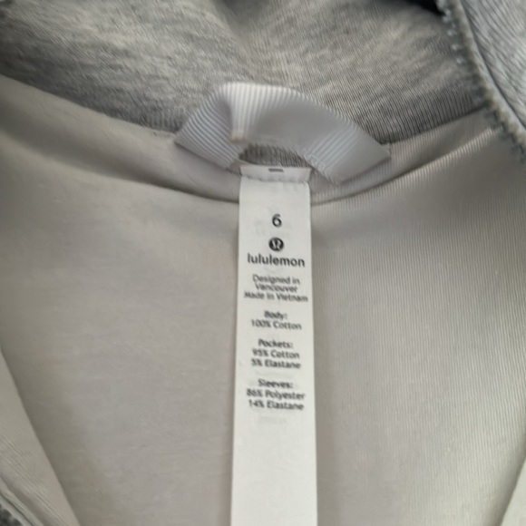 FINAL - Lulu Grey Quilted 1/2 Zip with Finger holes and one middle front pocket - Picture 2 of 4